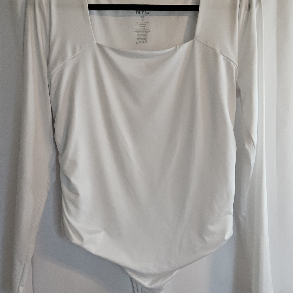Madden NYC Chic White Long Sleeve Bodysuit XL